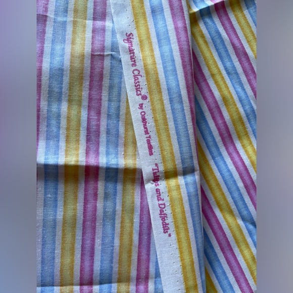 Vintage Signature Classics Oakhurst Textiles “Tulips & Daffodils” - Picture 5 of 5